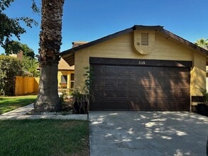 Building Photo - Available Now - Charming 2-Bedroom Home in...