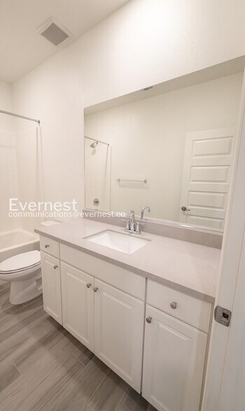 Building Photo - 7912 Titan Dr