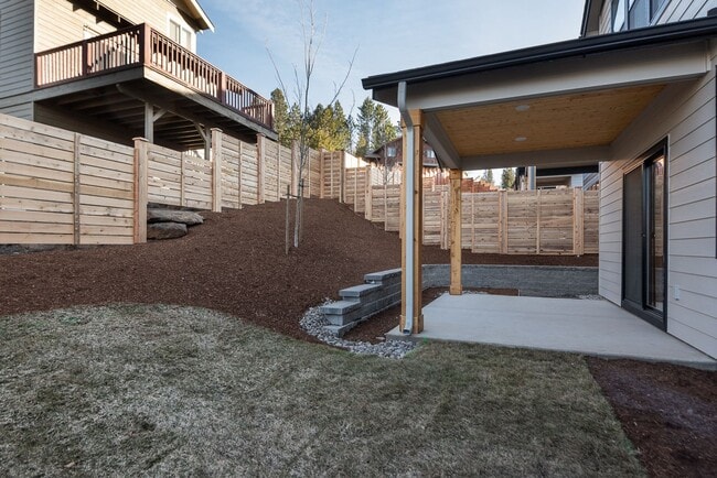 Building Photo - 5 Bdrm 3 bath  Located in the Lodges at Bachelor Village  -  available February 2026