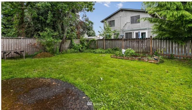 Building Photo - 2203 Happy Ct