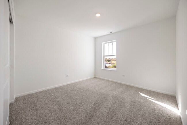 Building Photo - 678 Cassia Ct