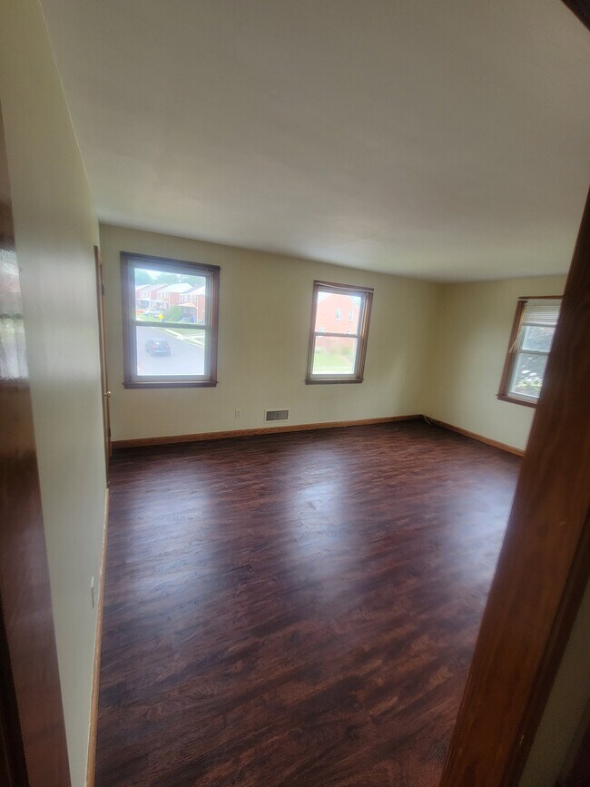 Building Photo - 6807 Fairdel Ave