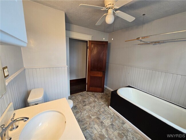 Building Photo - 137 Commonwealth Ave