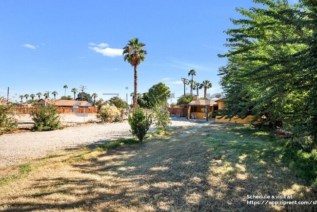 Building Photo - 82481 Valencia Ave