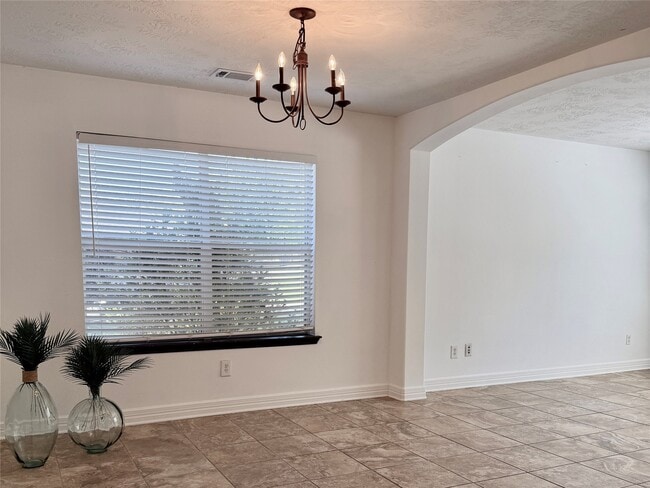 Building Photo - 6622 Grant Dr