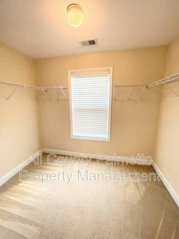 Building Photo - 3639 Bagley Dr