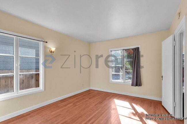 Building Photo - 1052 45th St