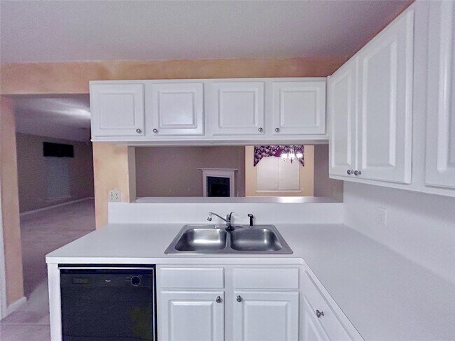 Building Photo - 10011 Territory Ln
