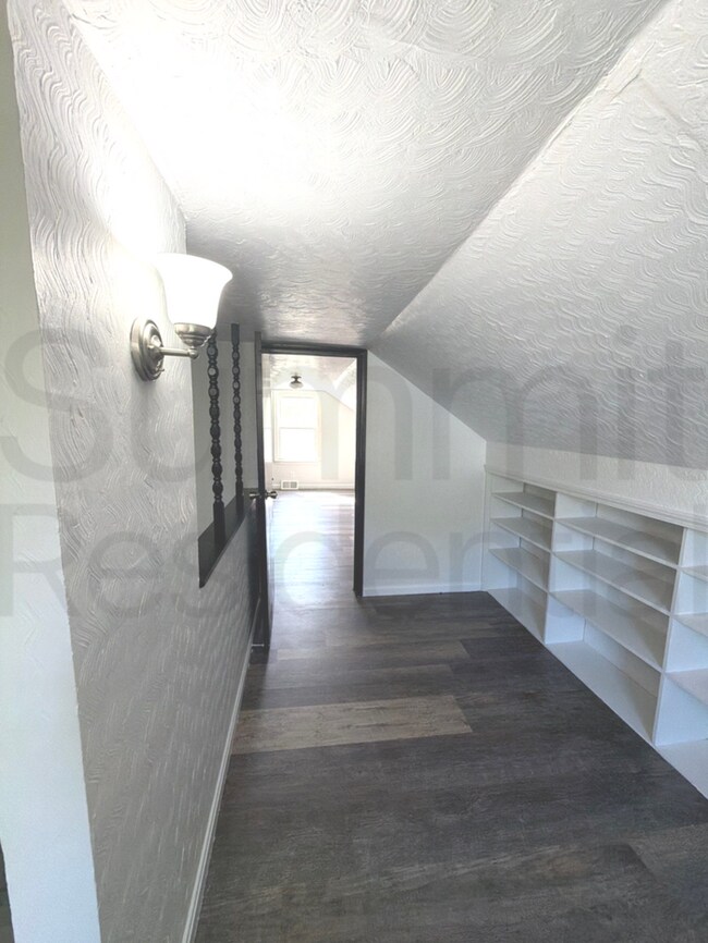 Building Photo - Three Bedroom One Bathroom Home in Mansfield!!