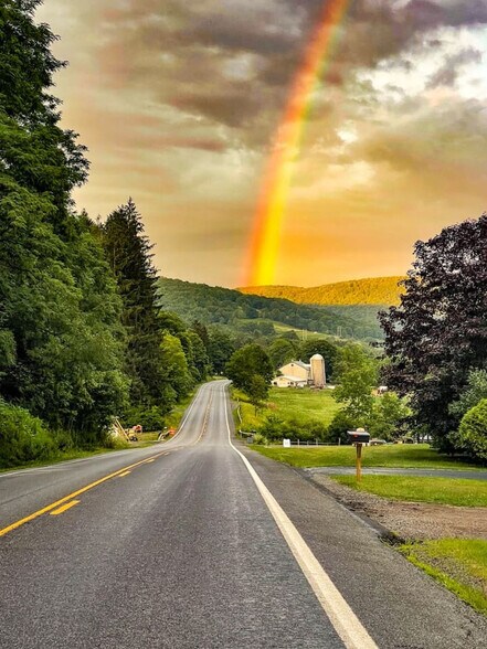 Building Photo - 385 Mountain Brook Rd