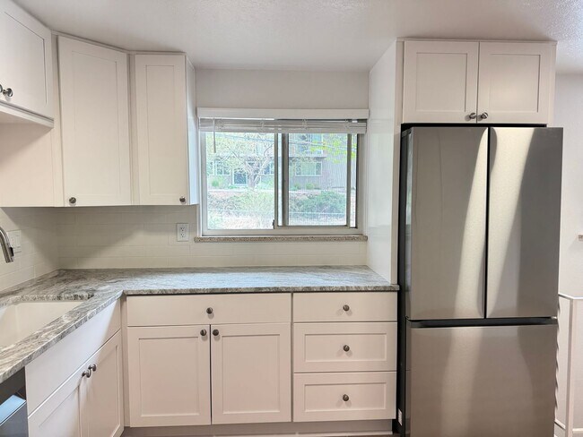 Building Photo - NEWLY REMODELED 3 Bed + Office / 2 Bath Home on Linden in Boulder – Available NOW!