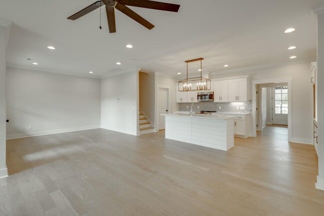 Building Photo - 9678 Dutton Ln