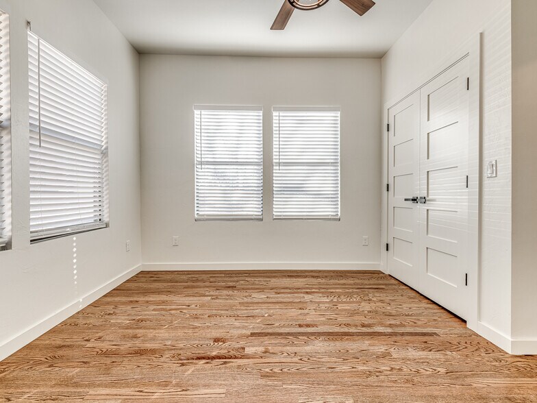 Building Photo - 3215 N Francis Ave