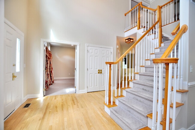 Building Photo - 34 Auburn Knoll