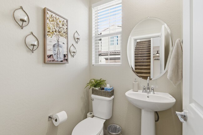 Building Photo - 737 E Beauchamp Dr