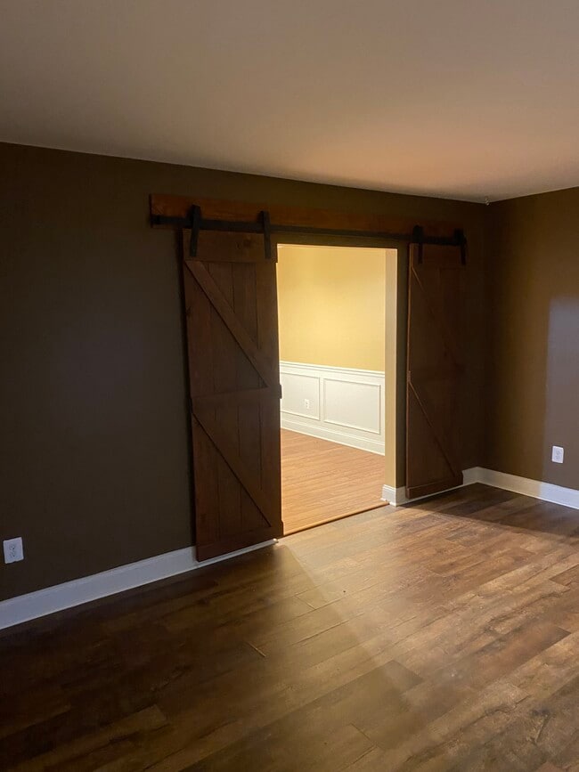 Building Photo - 2212 Westwood Dr