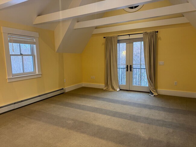 Building Photo - 3 Bedroom in Downtown Lebanon