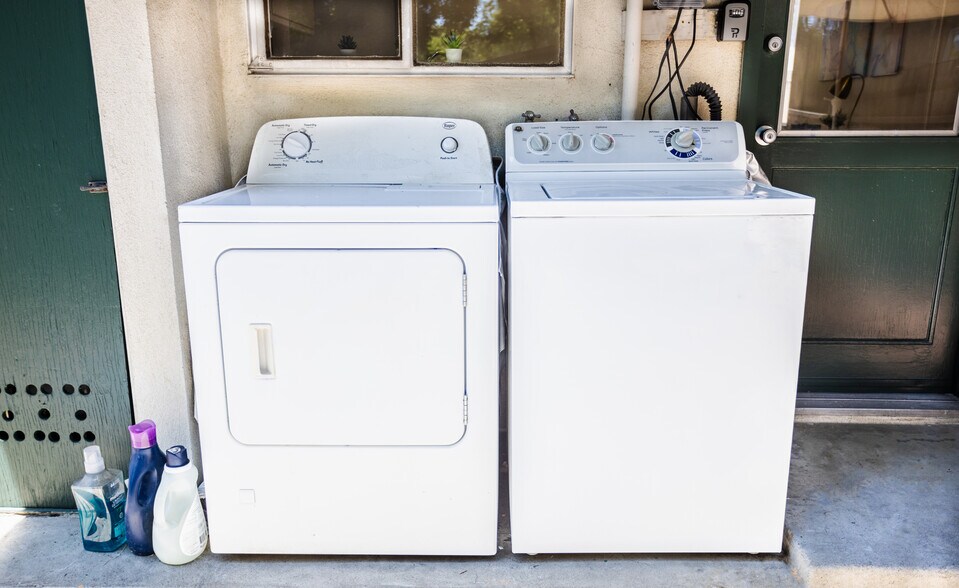 Laundry - 12354 Addison St