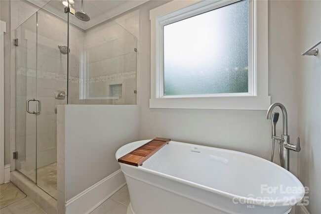 Building Photo - 126 N Smallwood Pl