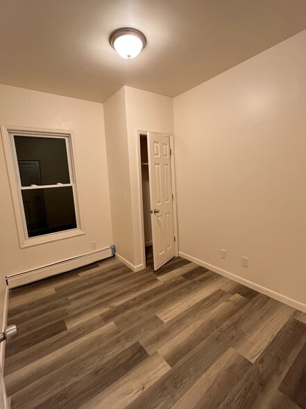 Building Photo - 144 N Clinton St