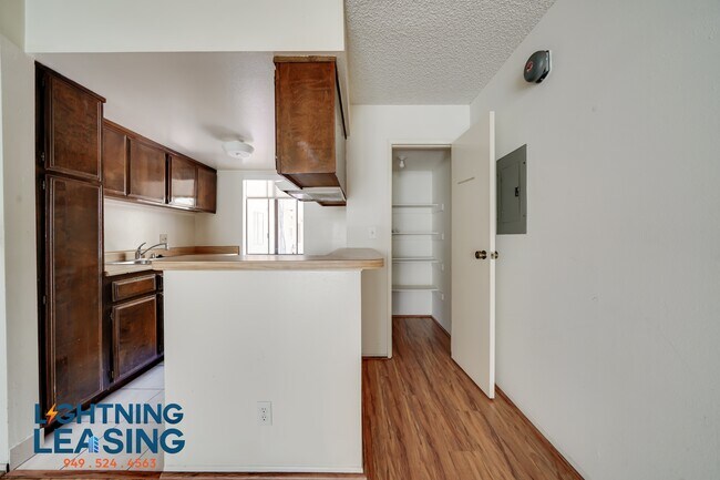 Building Photo - 6827 Whitsett Ave