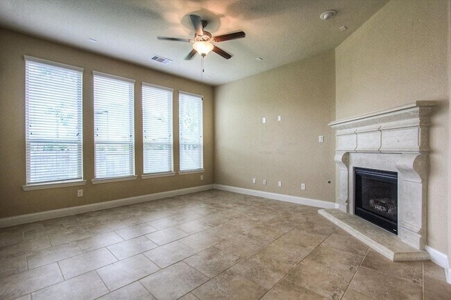 Building Photo - 123 Colton Ct