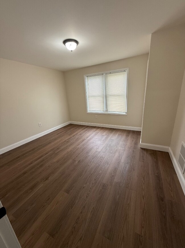 Building Photo - 2758 Mickle St