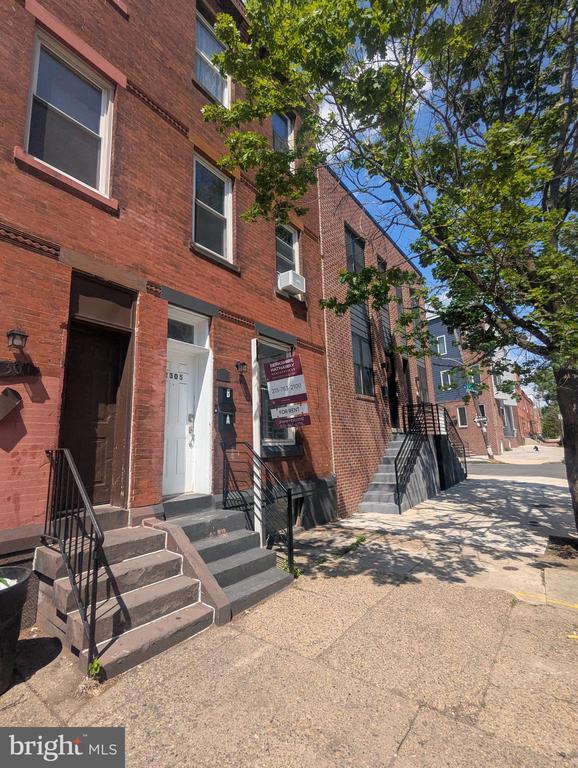 Building Photo - 2305 N College Ave