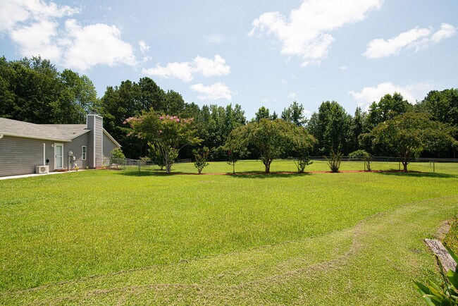 Building Photo - 304 Gaston Ct