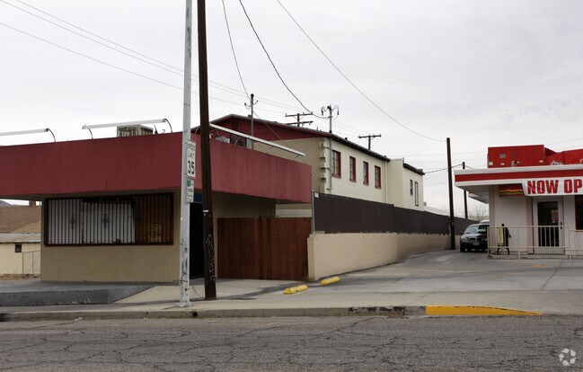 Building Photo - 405 N 1st Ave