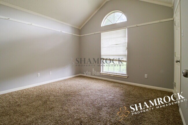 Building Photo - 3005 Comanche Trail