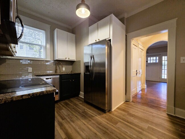 Building Photo - Renovated stately brick home in Forest Hil...