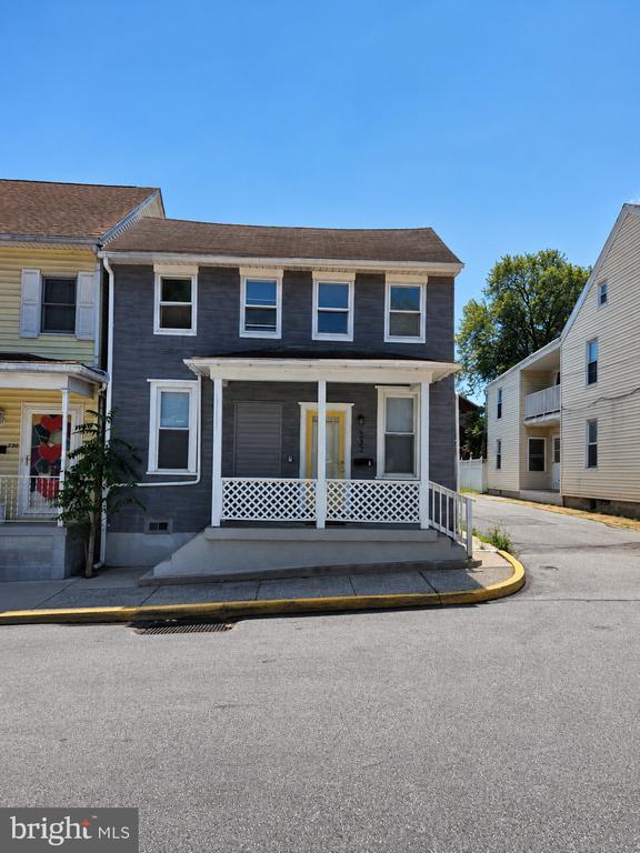 Building Photo - 232 Wilson St