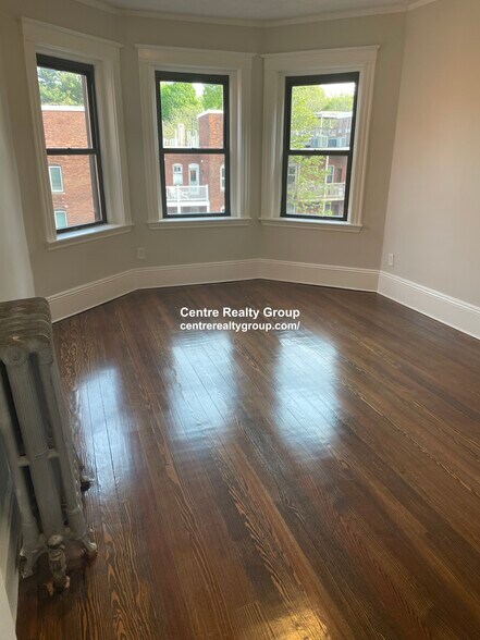Building Photo - 1855 Beacon St