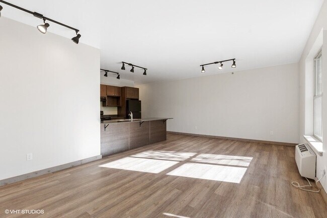 Building Photo - 718 Edgewood Pl