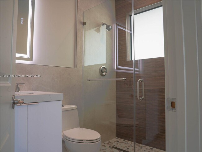 Building Photo - 8410 SW 65th Ave