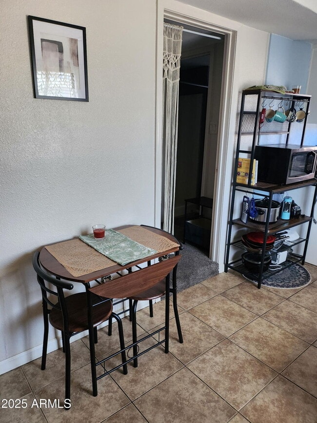 Building Photo - 2507 E Campo Bello Dr