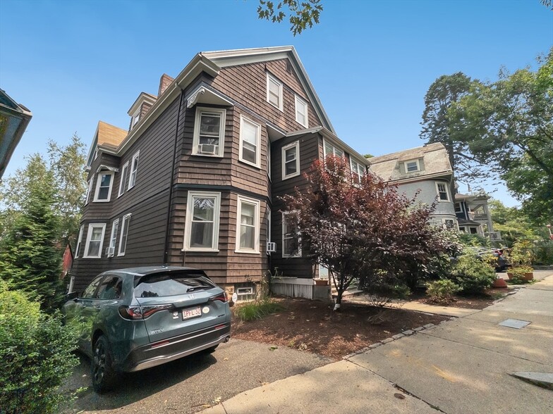 Primary Photo - 10 Oakview Ter