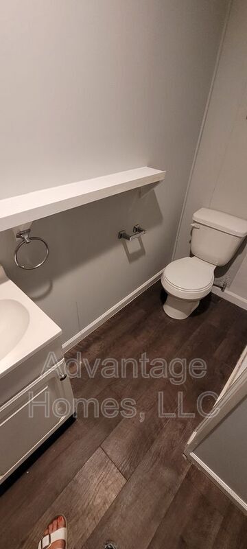 Building Photo - 11214 Crystal Ave