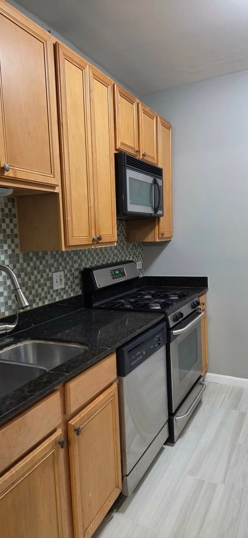 Building Photo - 5142 S King Dr