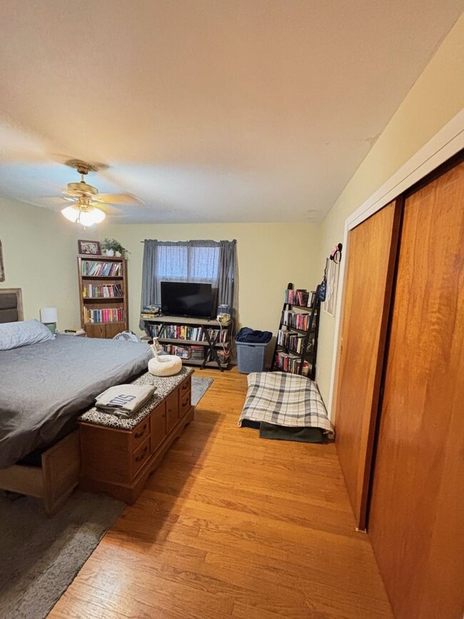 Building Photo - 2105 Burwell St