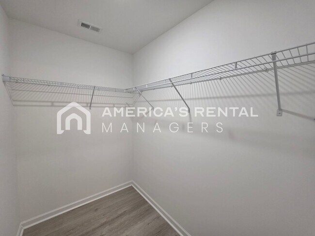 Building Photo - 10303 Bramlett Way