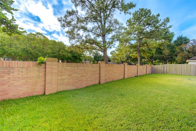 Building Photo - 1807 Garden Terrace Dr