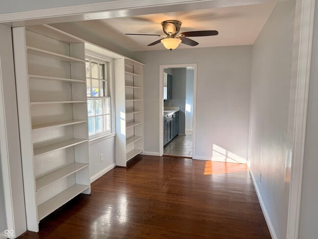 Building Photo - 1524 E 54th St