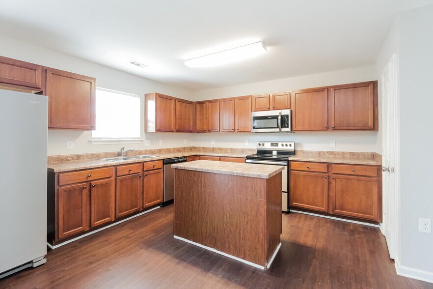 Building Photo - 1220 Chaser Ridge Ct