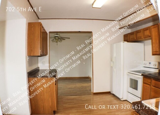 Building Photo - 702 5th Ave E