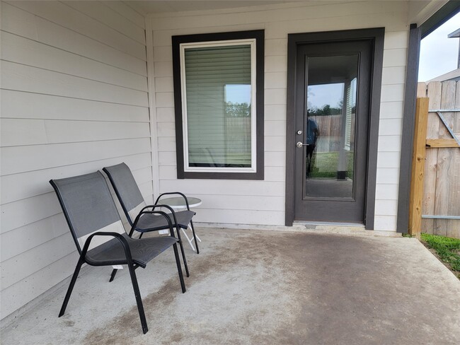 Building Photo - 12111 Bear River Dr