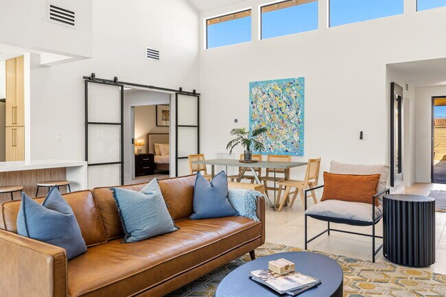 Building Photo - 179 Gran Via