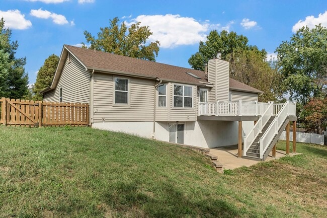 Building Photo - Beautiful 3B/2B Home in St. Charles