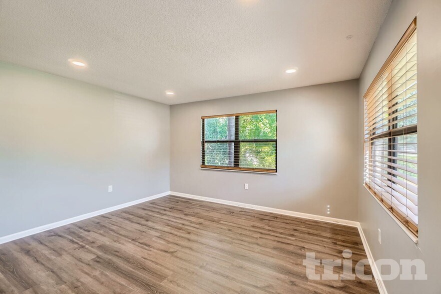 Building Photo - 348 Barbara Cir